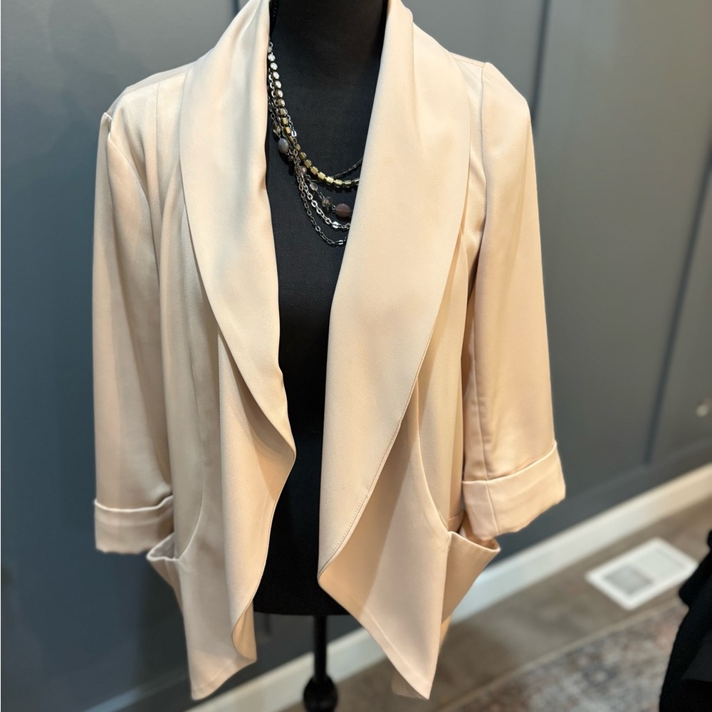 AKIRA Elegant Cream/Blush Blazer